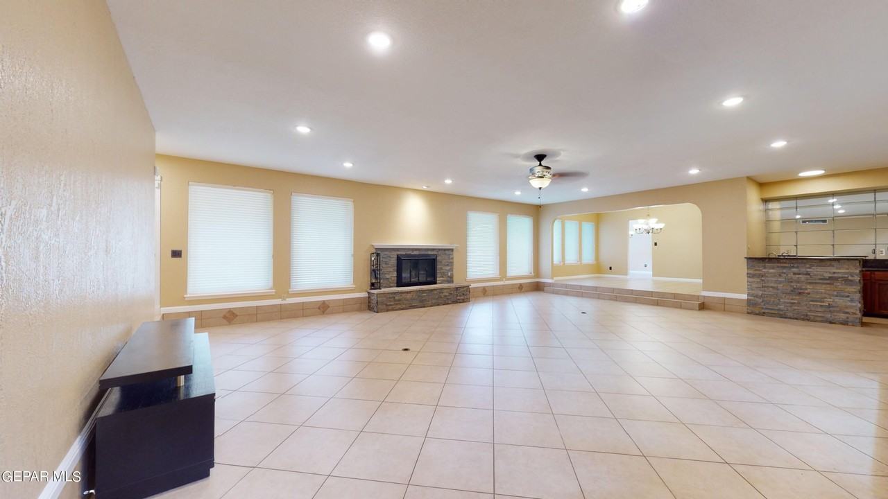 801 Clara Vista Lane - Photo 4 of 50