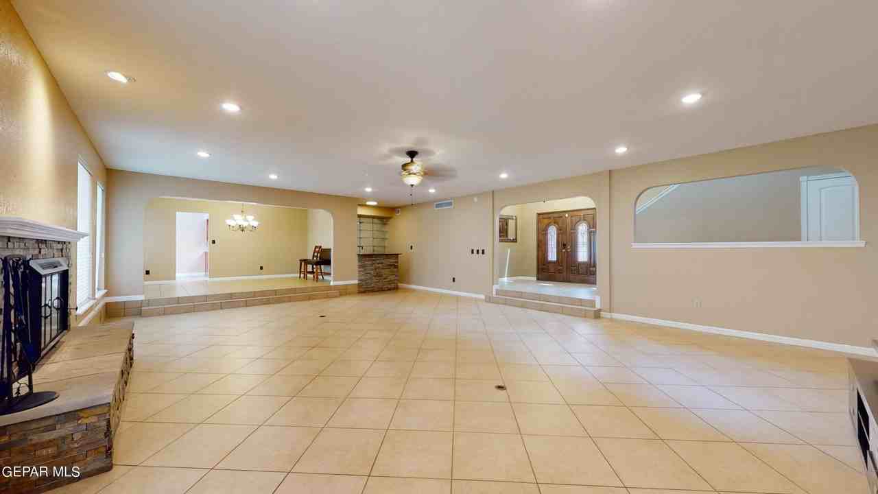 801 Clara Vista Lane - Photo 5 of 50