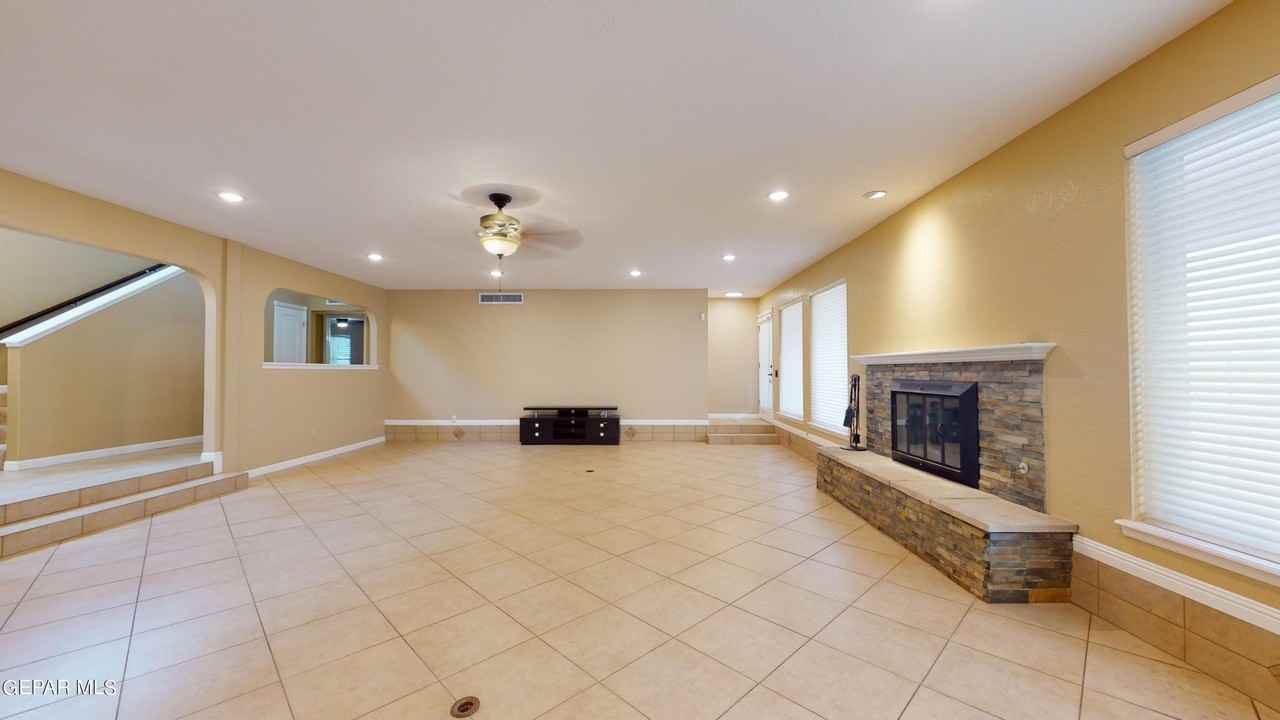 801 Clara Vista Lane - Photo 7 of 50