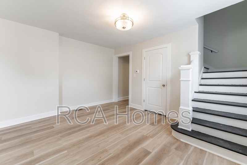 1601 Villa Avenue - Photo 4 of 15