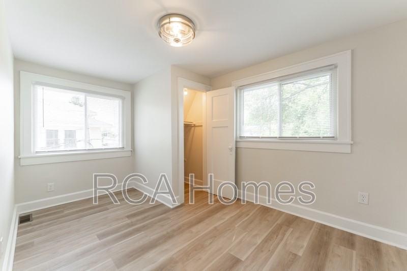 1601 Villa Avenue - Photo 6 of 15