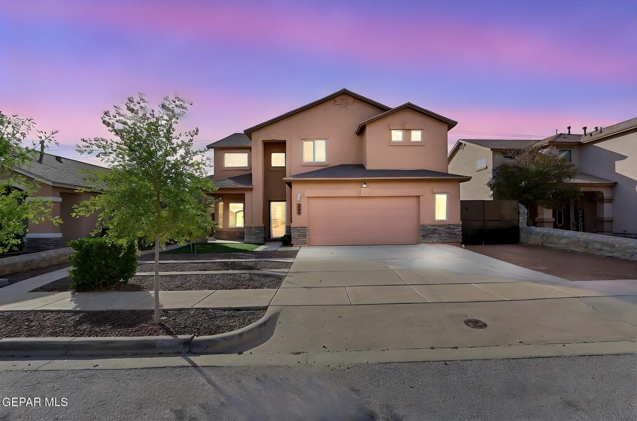 363 Duskwood St - Photo 2 of 38