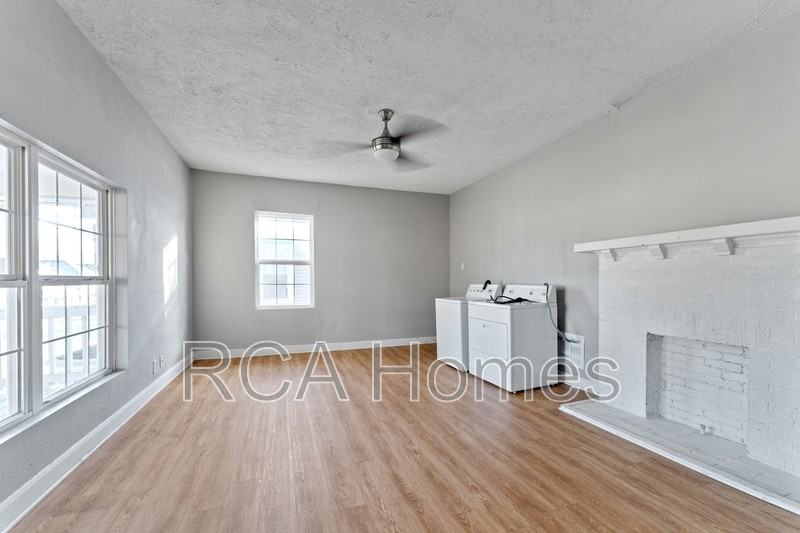 2956 Ruckle Street - Photo 4 of 11