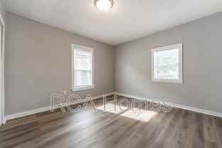 2425 North Kenwood Avenue - Photo 1 of 1