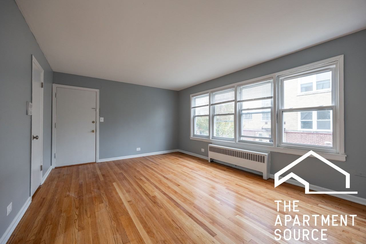 6719 N California Ave #1W - Photo 3 of 17