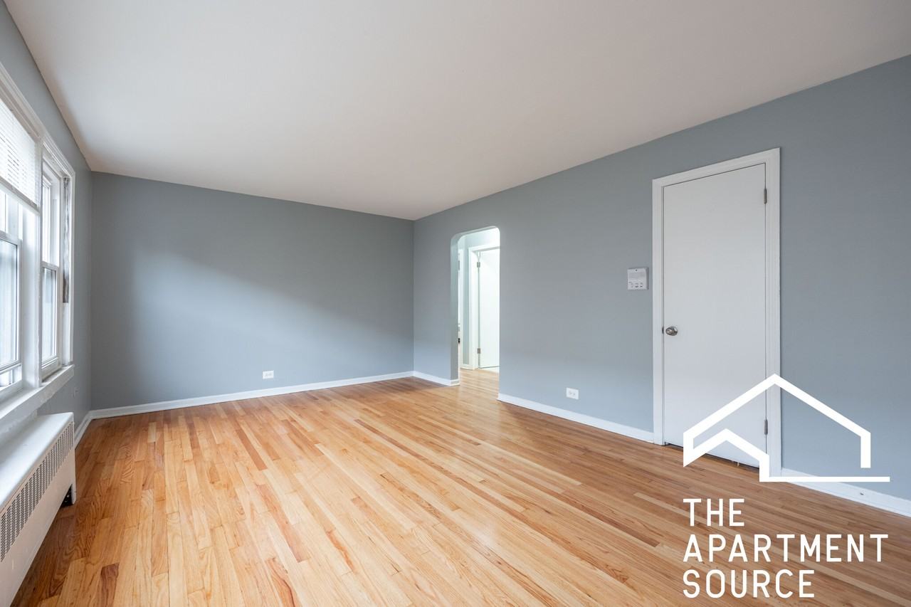 6719 N California Ave #1W - Photo 6 of 17