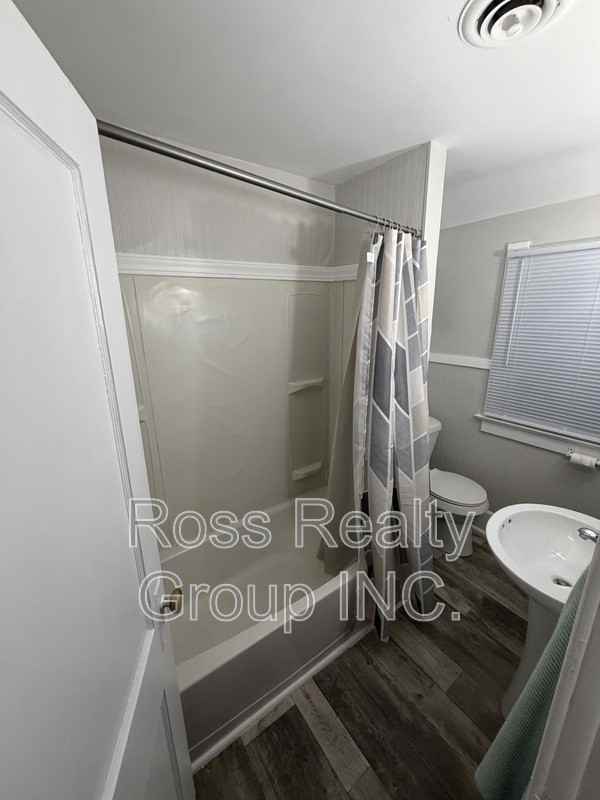 2835 Midwood Ave - Photo 4 of 4
