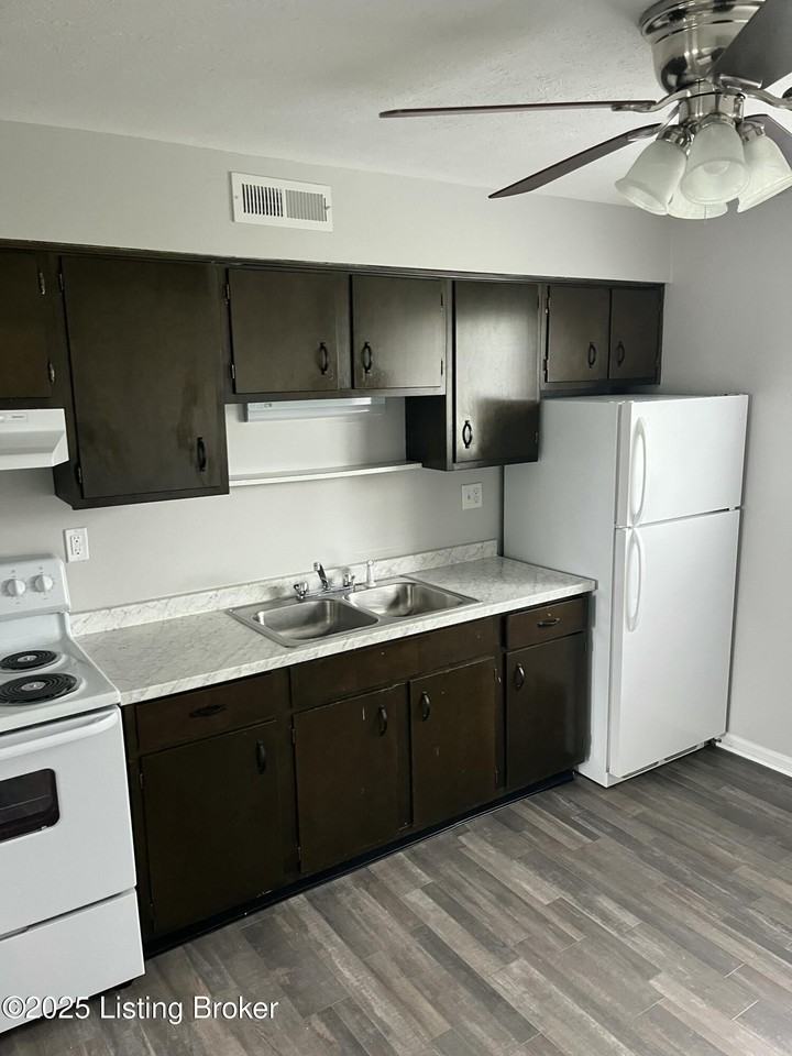 6983 Dixie Hwy #202 - Photo 6 of 21