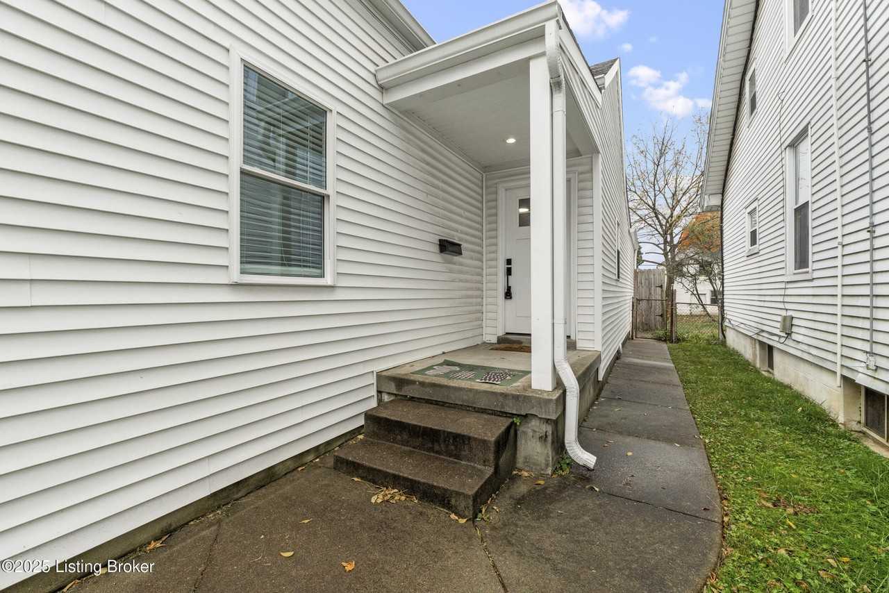 1112 East Burnett Avenue - Photo 6 of 41