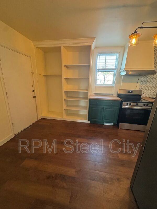 908 Spruce St - Photo 6 of 21