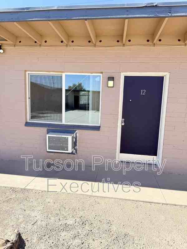 240 W Sahuaro St - Photo 2 of 9