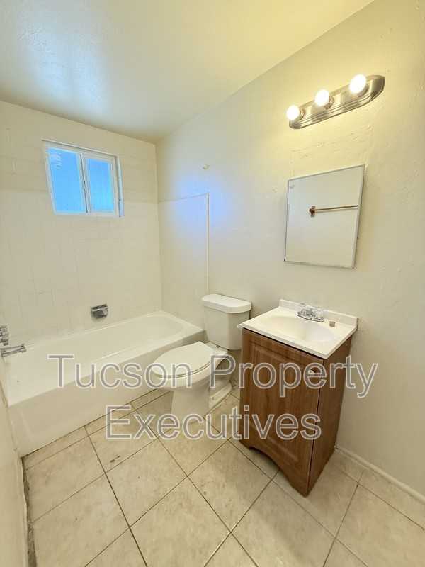 240 W Sahuaro St - Photo 7 of 9