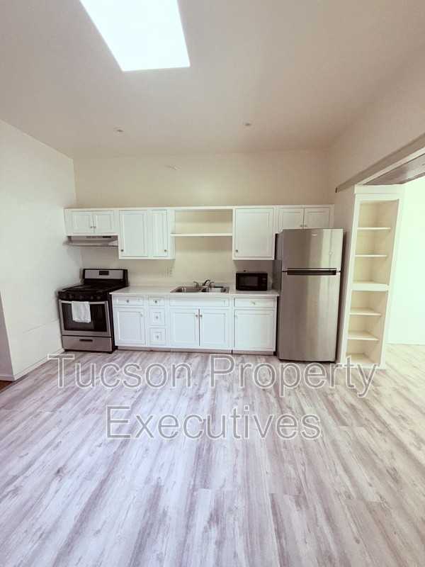 343 S Convent Ave - Photo 2 of 23