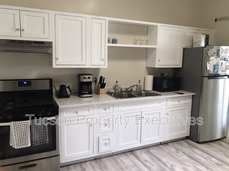 343 S Convent Ave - Photo 7 of 23