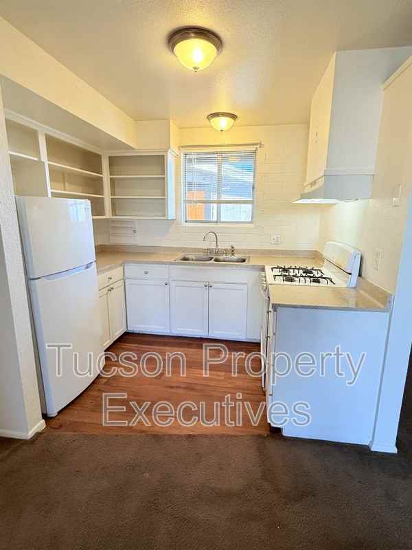 5770 E 10th St - Photo 3 of 38