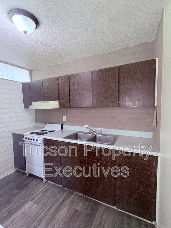 20 N Leonora Ave - Photo 3 of 26