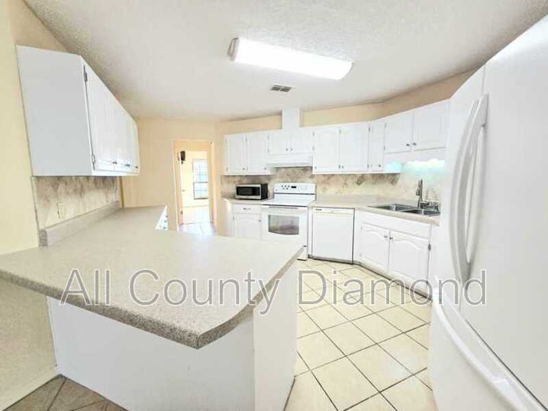 5309 Robert Holmes Dr - Photo 3 of 10