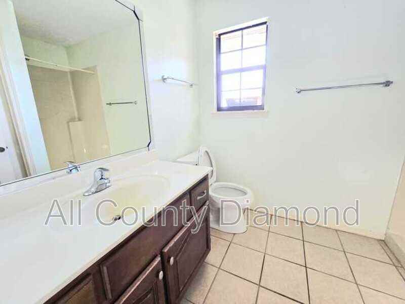 5309 Robert Holmes Dr - Photo 7 of 10