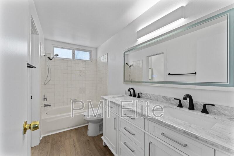 29160 Flowerpark Dr - Photo 3 of 33
