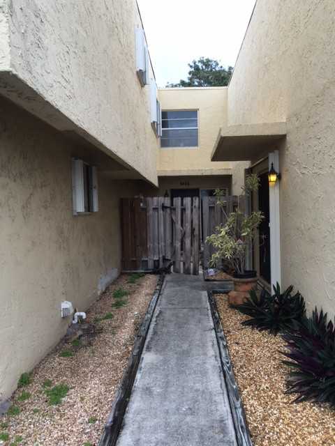 8833 Northeast 4th Avenue Road - Photo 3 of 13