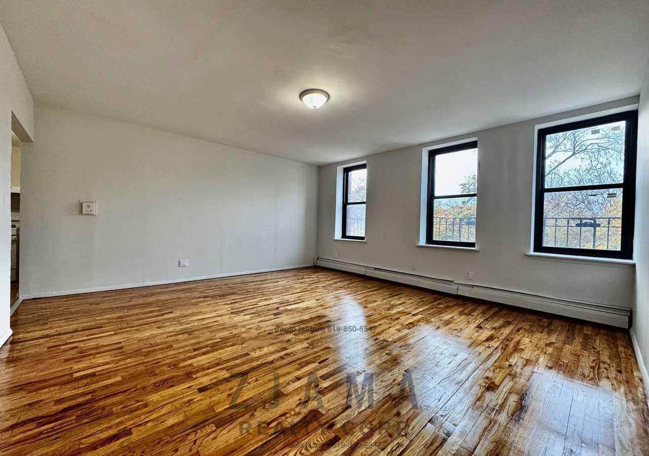 Parkside Ave #4E - Photo 2 of 7