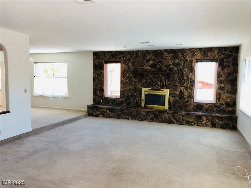 728 Kendall Ln - Photo 4 of 35