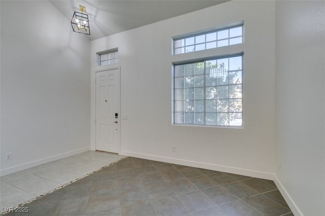 8447 Brody Marsh Avenue - Photo 6 of 42