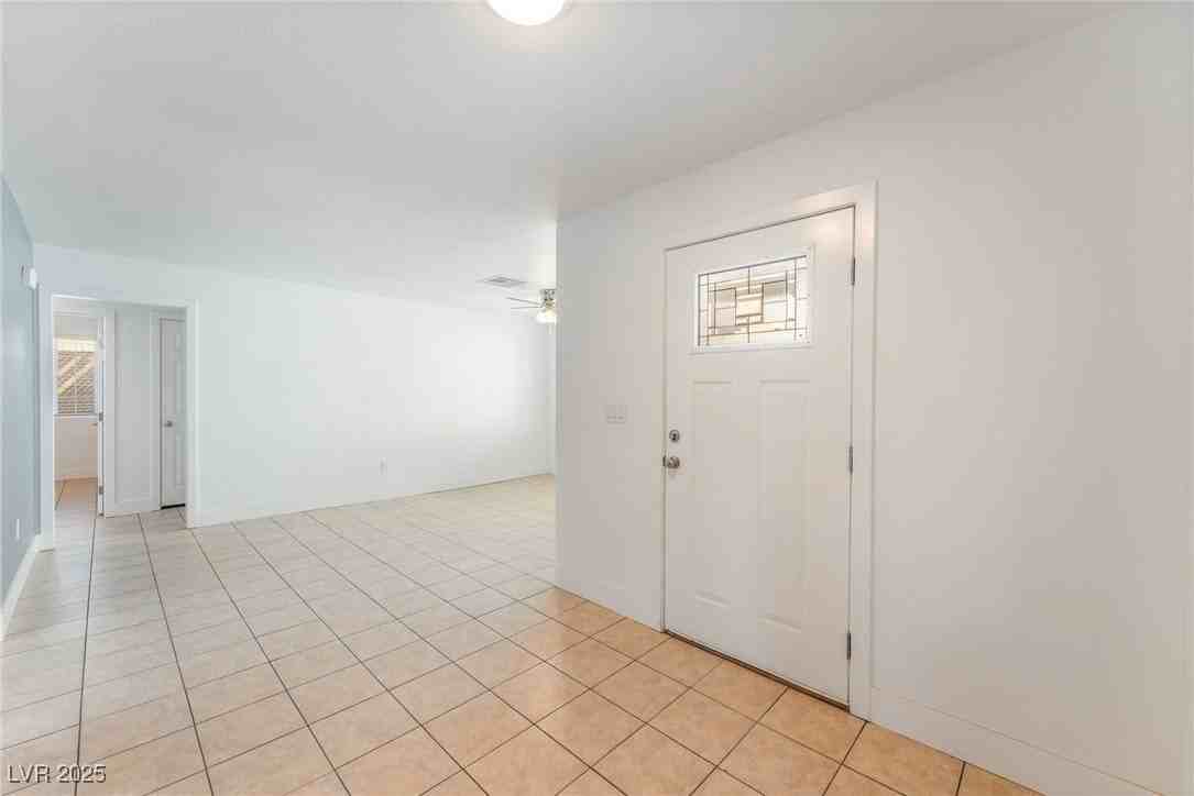 1416 Cholla Way - Photo 5 of 30