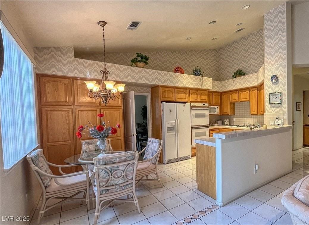 1609 Windsford Circle - Photo 4 of 33