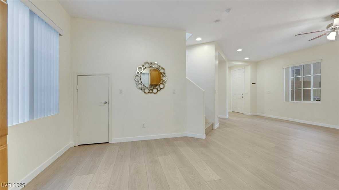 9869 Iris Valley St - Photo 7 of 21