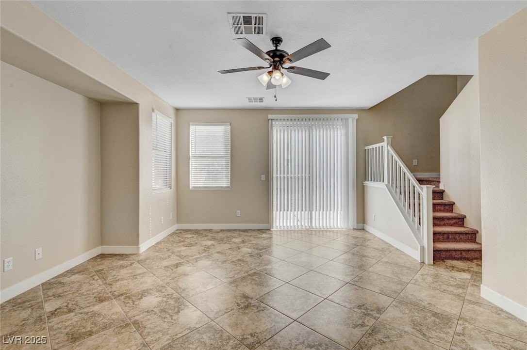 494 Groft Way - Photo 7 of 40