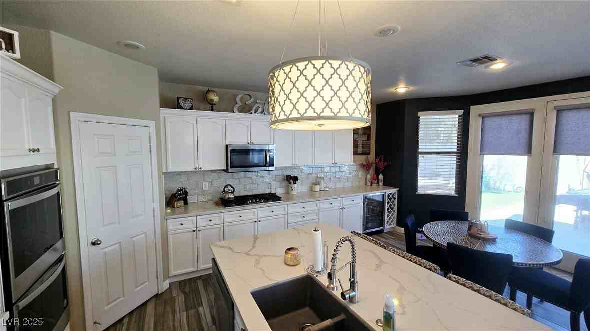 9195 Arbor Glen St - Photo 7 of 39