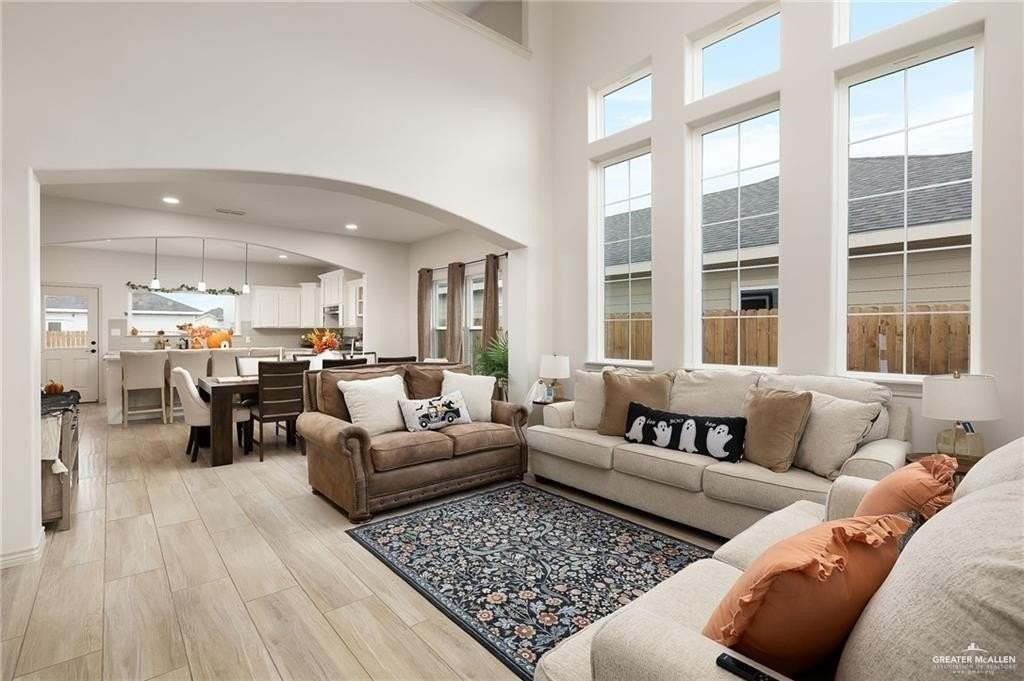 309 Central Park St - Photo 5 of 18