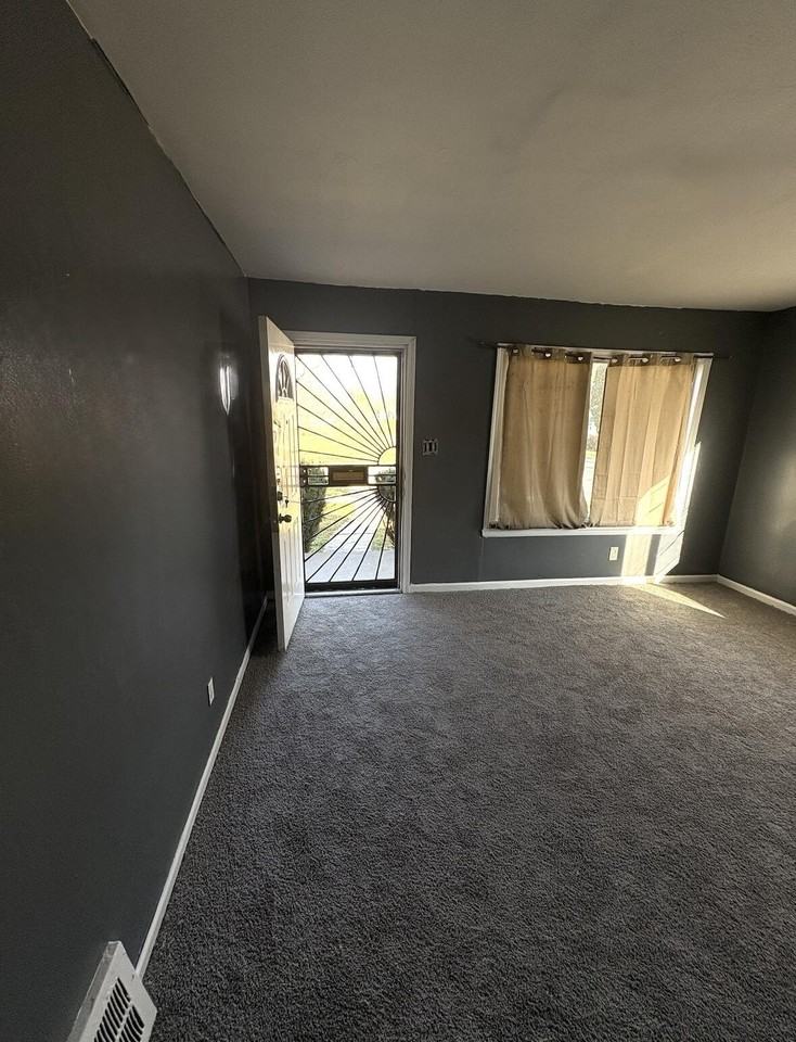 15714 Novara St - Photo 7 of 13