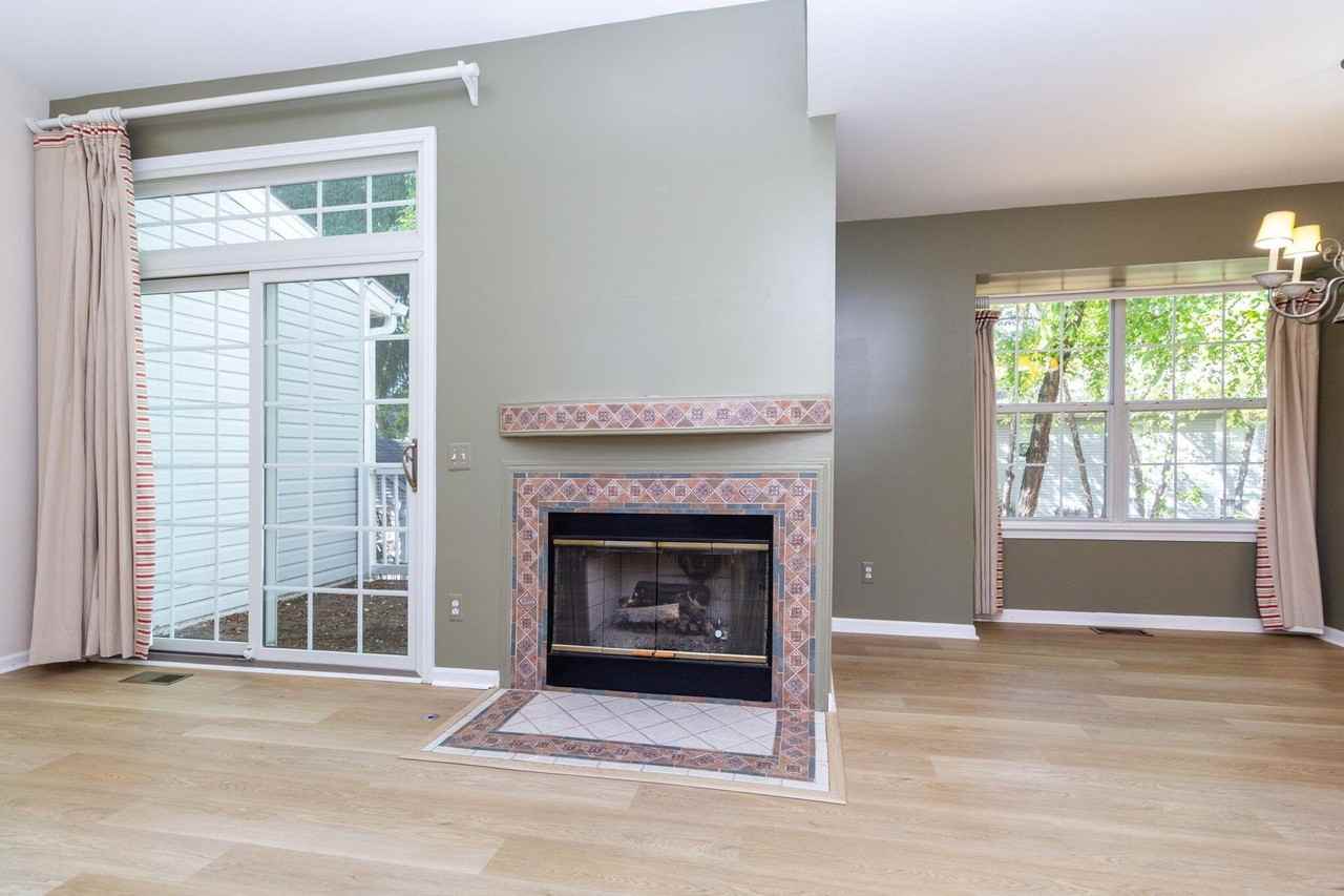 1093 Fairways Blvd - Photo 5 of 35