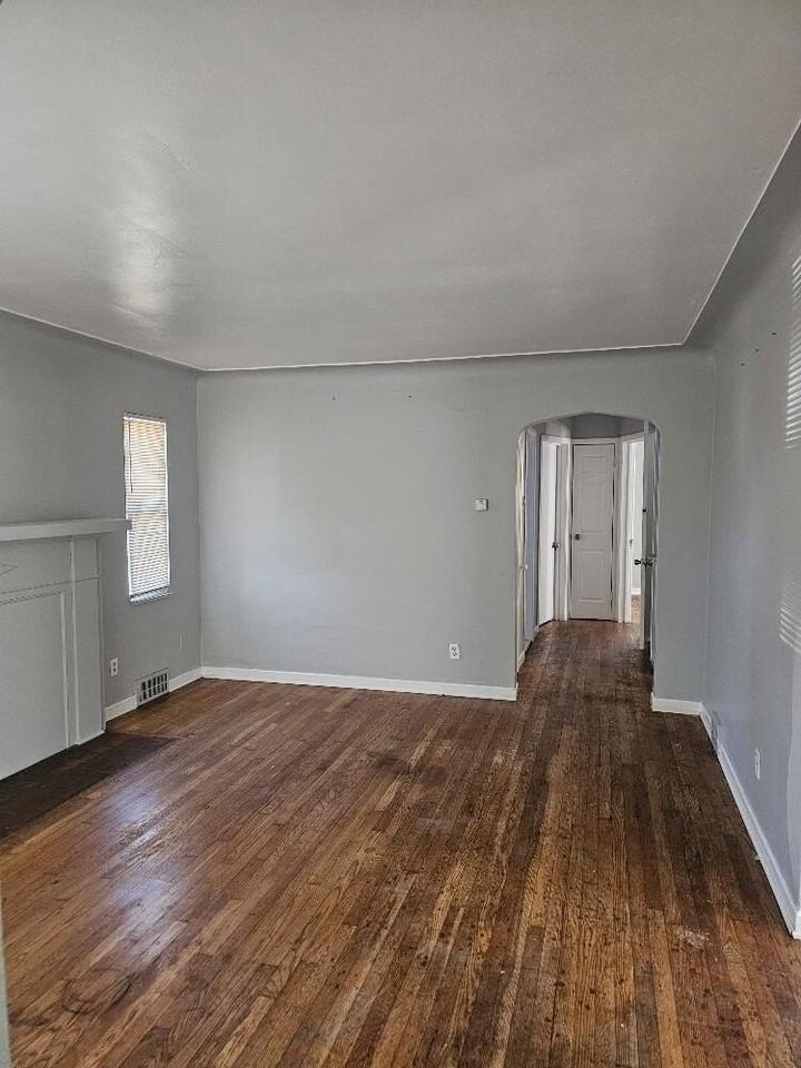 5772 Guilford St - Photo 2 of 9