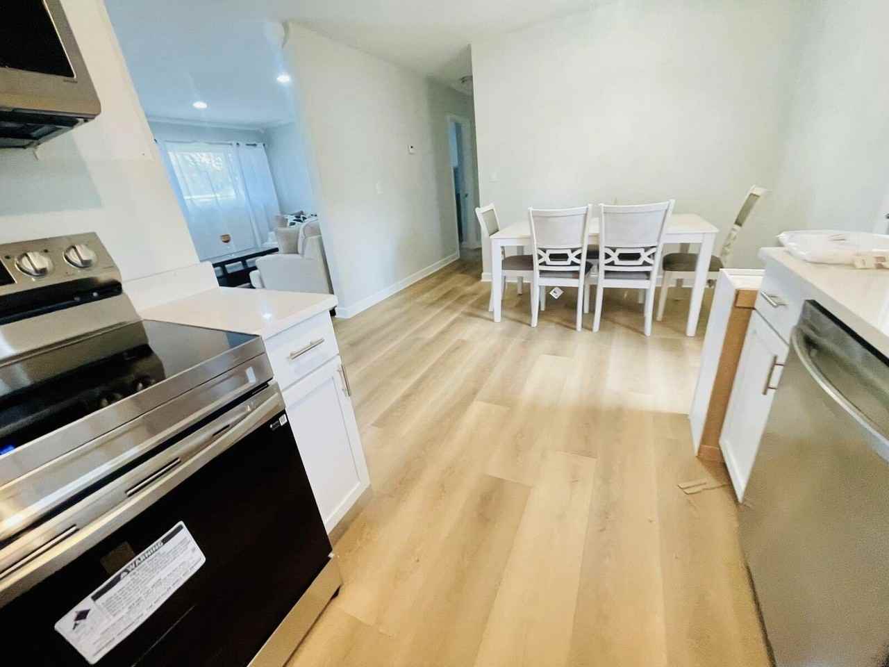 2547 Empire Dr - Photo 6 of 27