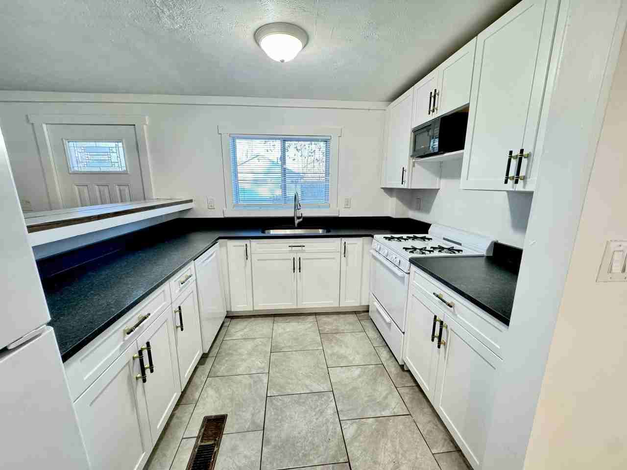 4364 Avenue F - Photo 6 of 20