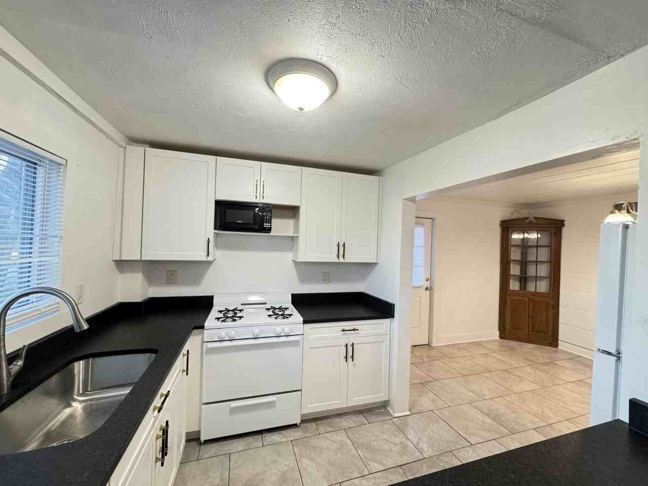 4364 Avenue F - Photo 7 of 20