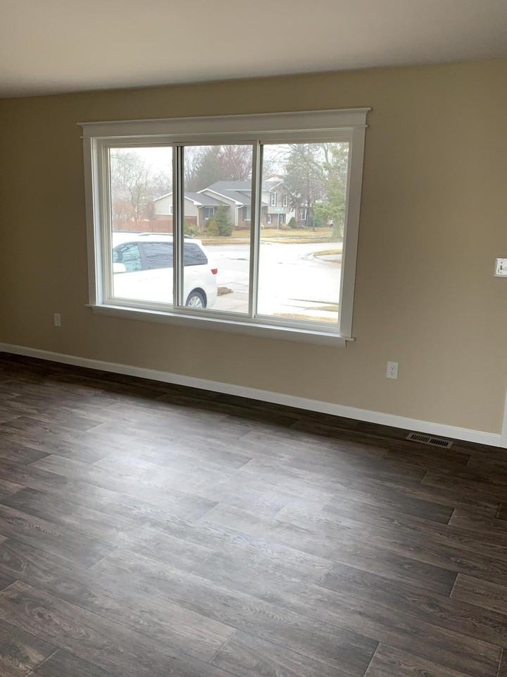 41427 Larimore Ln - Photo 3 of 15