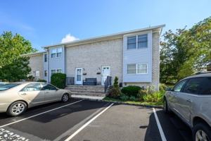 featured image of 920 Robin Road