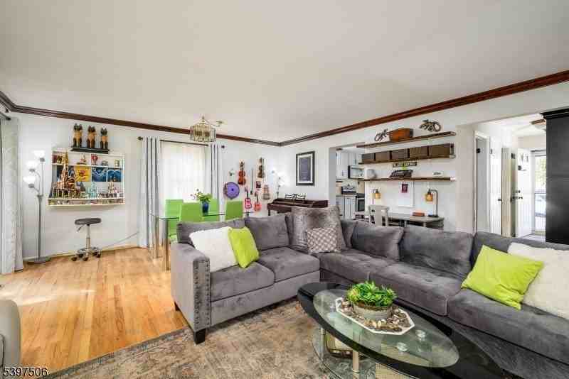 920 Robin Rd - Photo 6 of 14