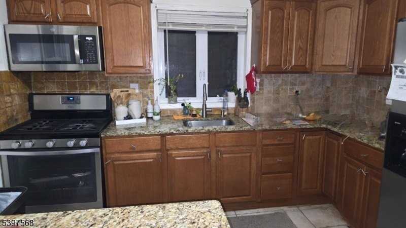 106 Knapp Ave - Photo 2 of 9