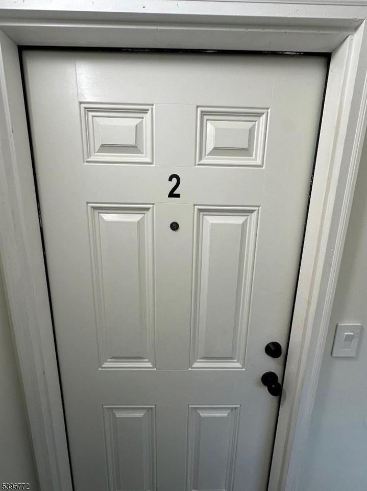 112 Fairview Ave #2 - Photo 3 of 29