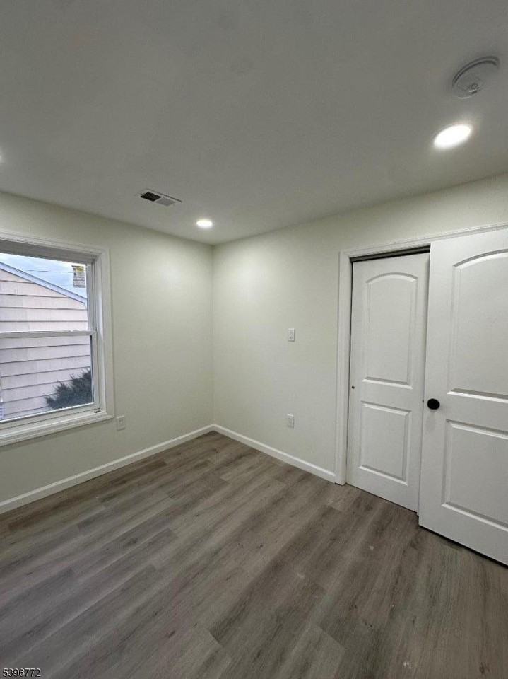 112 Fairview Ave #2 - Photo 7 of 29