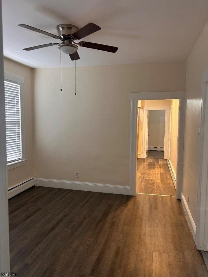 18 Cedar St - Photo 2 of 13