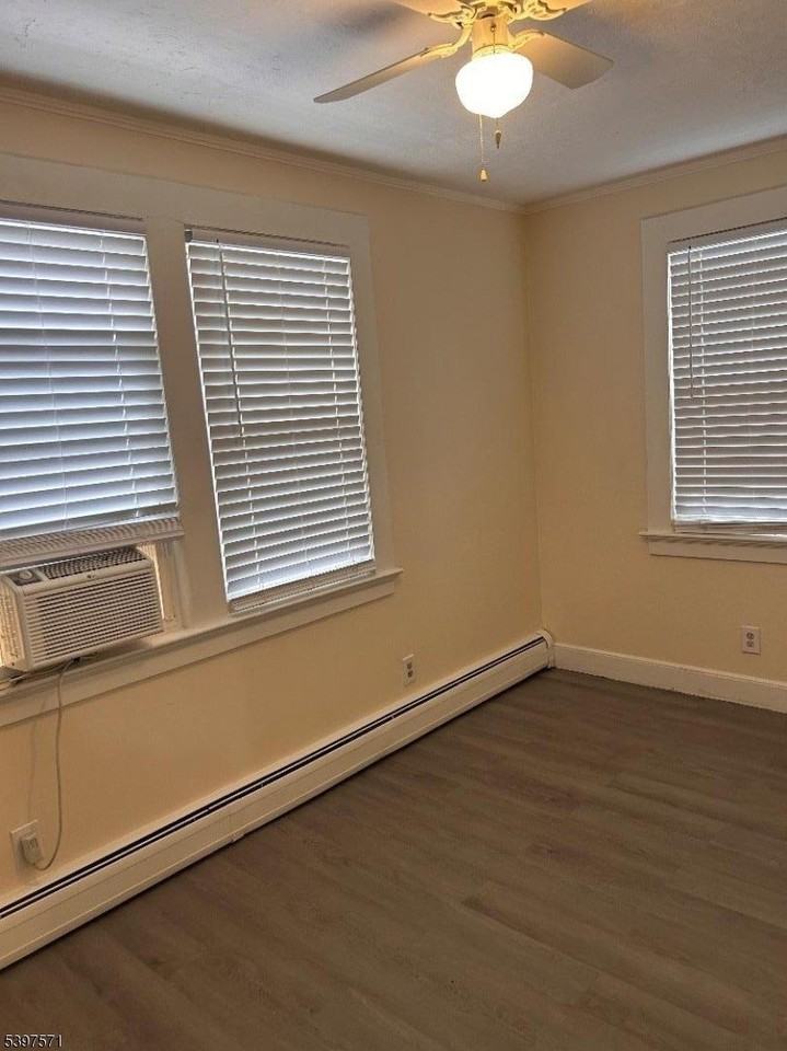 18 Cedar St - Photo 5 of 13