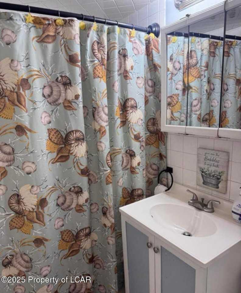 144 Main St - Photo 4 of 17