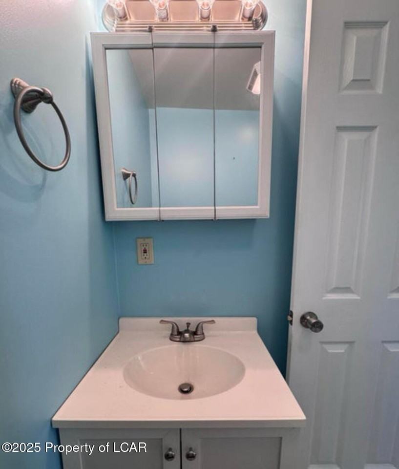 144 Main St - Photo 6 of 17