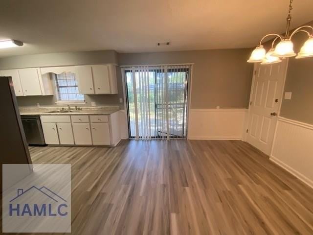 300 Robinson Loop - Photo 5 of 19